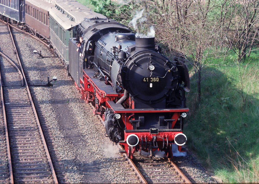 http://images.bahnstaben.de/HiFo/00011_1988 - 150 Jahre Braunschweigische Staatsbahn/3565656166303932.jpg